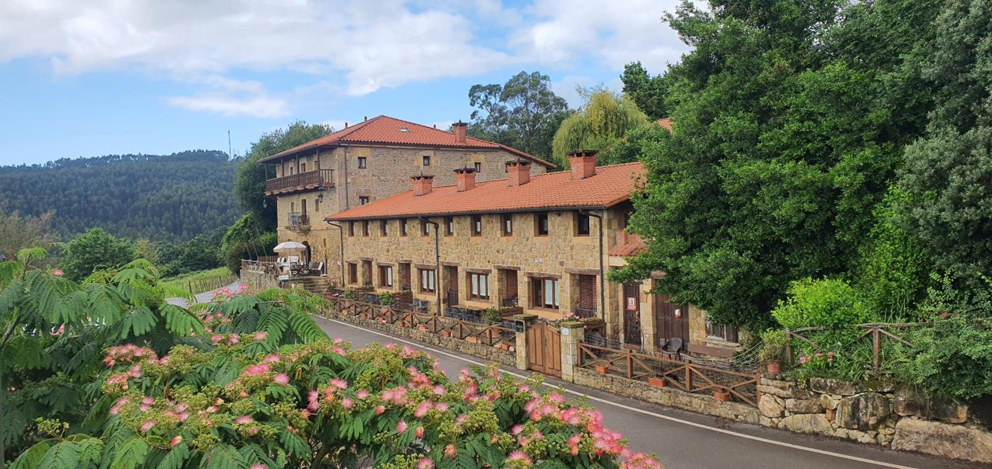 Gasthaus Fuente De Gueelo San Bartolomé de Meruelo Exterior foto